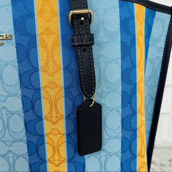 Coach Mollie Tote In Signature Jacquard With Stripes - Picture 3 of 14